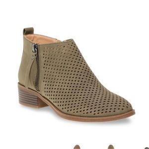 Olive Green Booties / Size 9